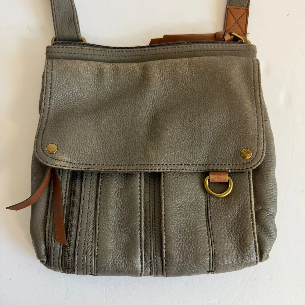 Fossil Leather Crossbody Bag Taupe Gray Multi Pocket‎ Flap Purse